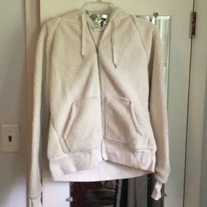 Gap cream colored fleece hoodie. Sz small tall